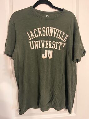 Jacksonville University  Green Short Sleeve Tee & sticker